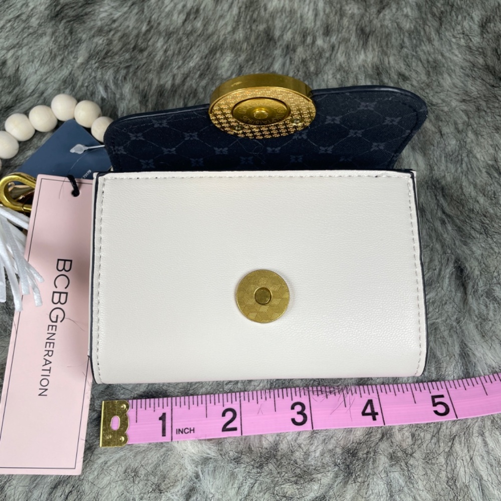 BCBGeneration Small Card Wallet with Beaded Bracelet, Cream NWT - Picture 5 of 9